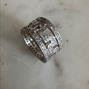 Banana Republic Silver Geometric Pattern Ring. Size 6.